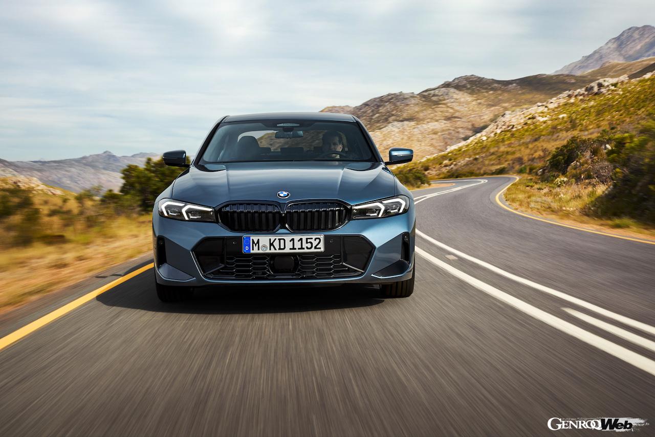 「BMW 3シリーズ セダン」一部改良モデルの走行シーン。