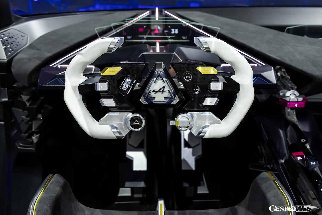 EV専用プラットフォーム「Amprミディアム」を採用した「アルピーヌ A390_β」のステアリングホイール。