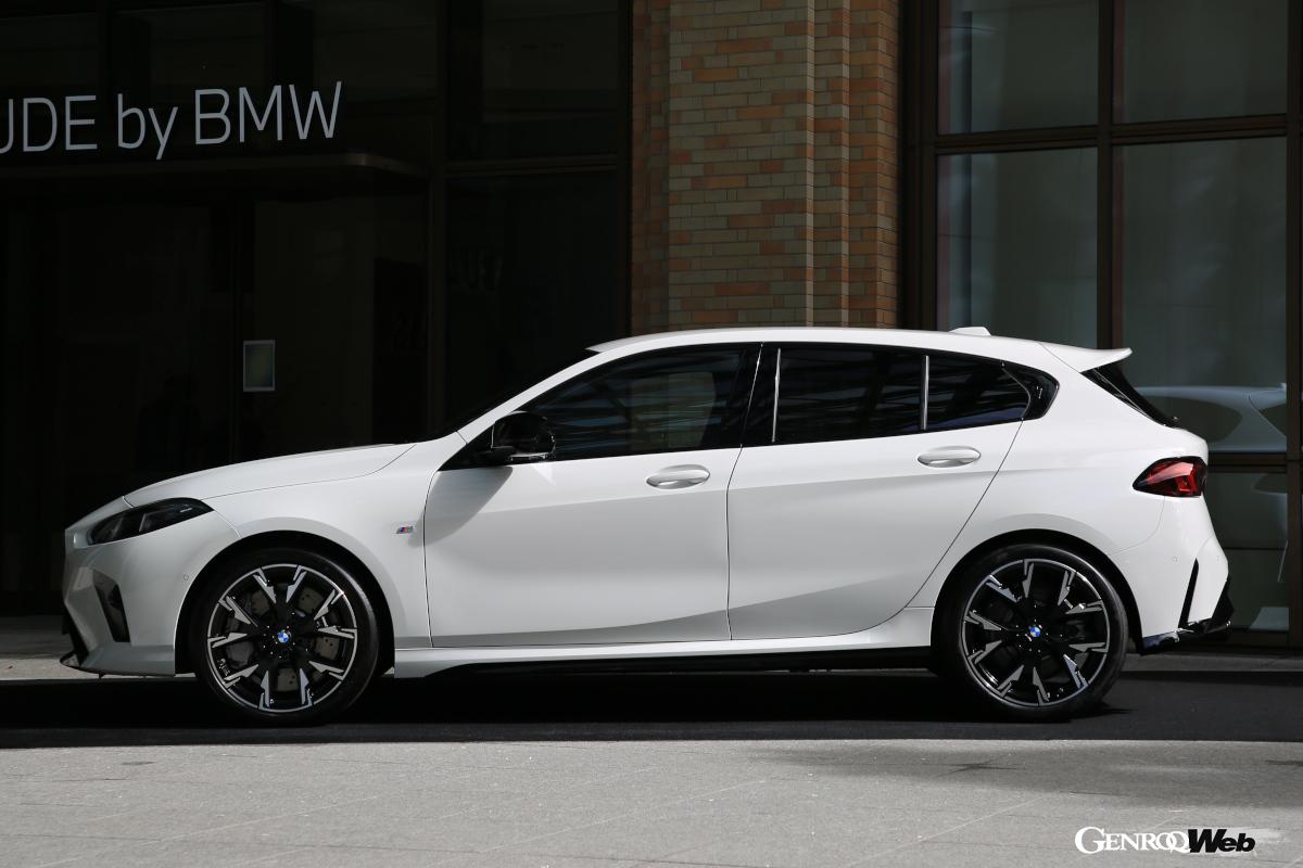 M135 xDriveのサイドスタイリング。