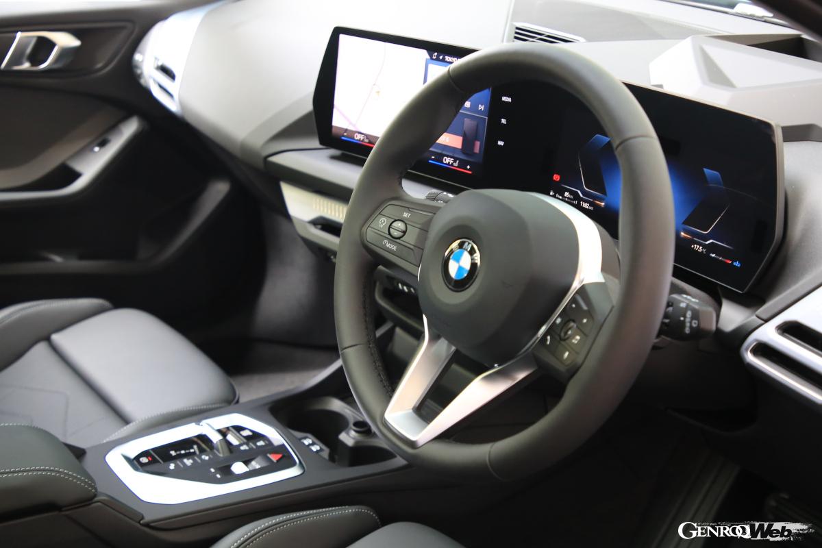 120のインテリア。