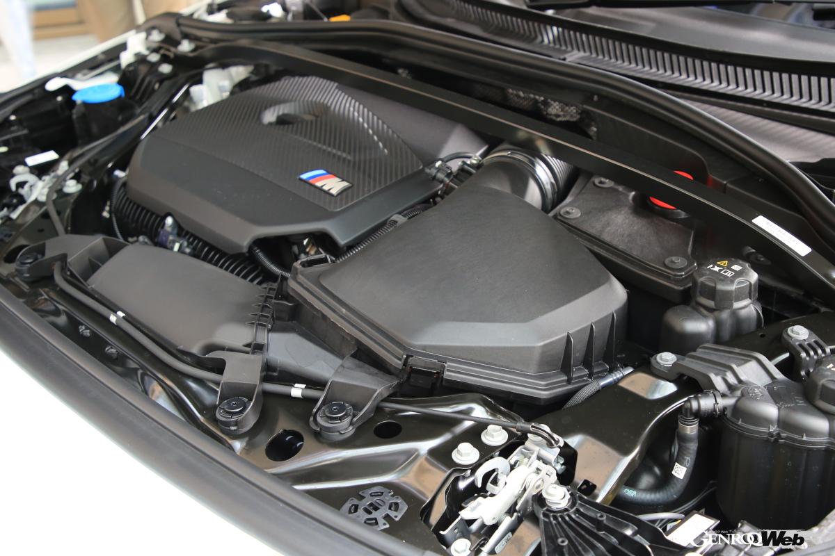 M135 xDriveに搭載される2.0リッター直4ターボエンジン。