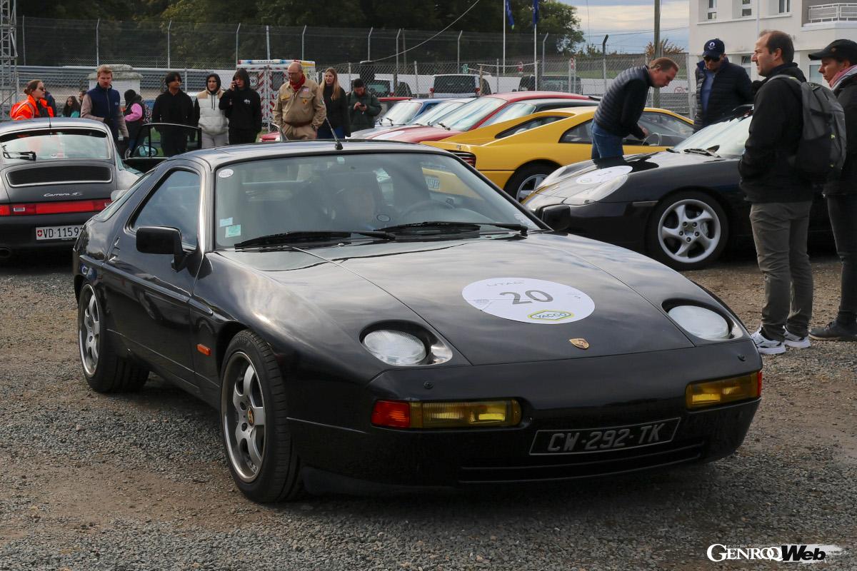 1991年ポルシェ 928GT。