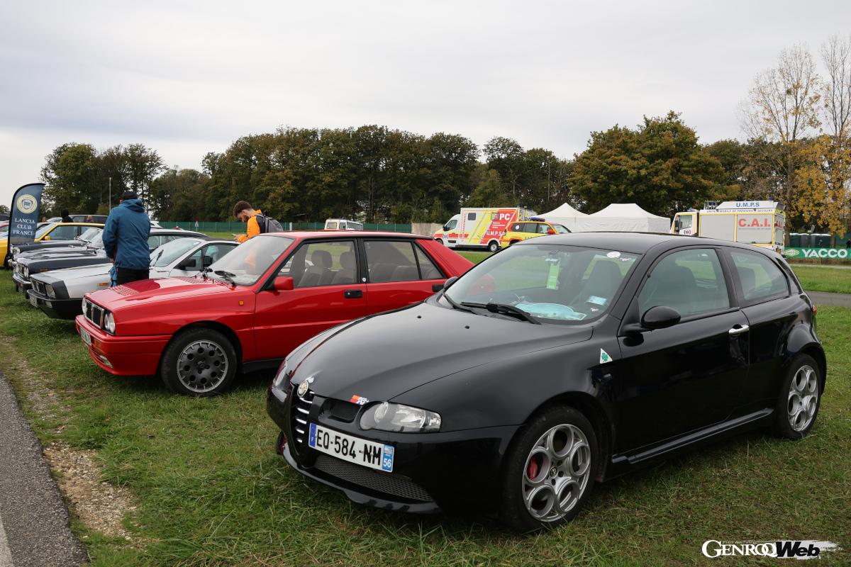 フィアット、アルファロメオ、ランチア……とイタリア車のメイク別クラブのコーナーで。もはや「147」も立派なヤングタイマーである。