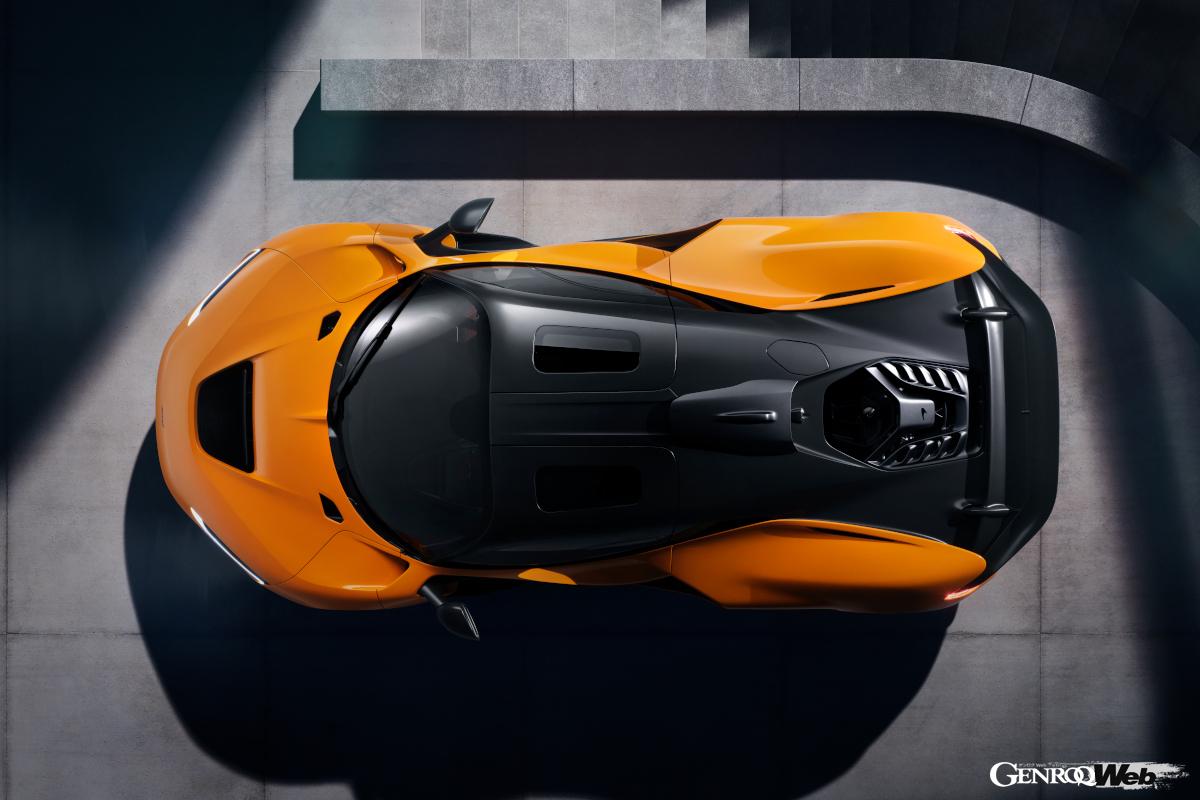 ルーフ上のパネルや300mmも伸びるロングテール・リヤウイングなど今回も貪欲に追求したエアロダイナミクス。