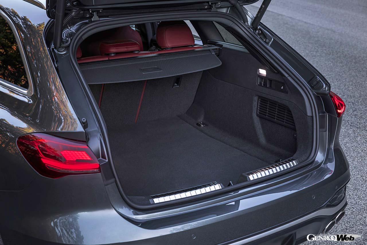 荷室はセダンが445リットル、アバントが476〜1424リットル。いずれも先代モデルより小さいが、これは絶対的な容量より実際の使い勝手やデザインを優先したことが理由である。