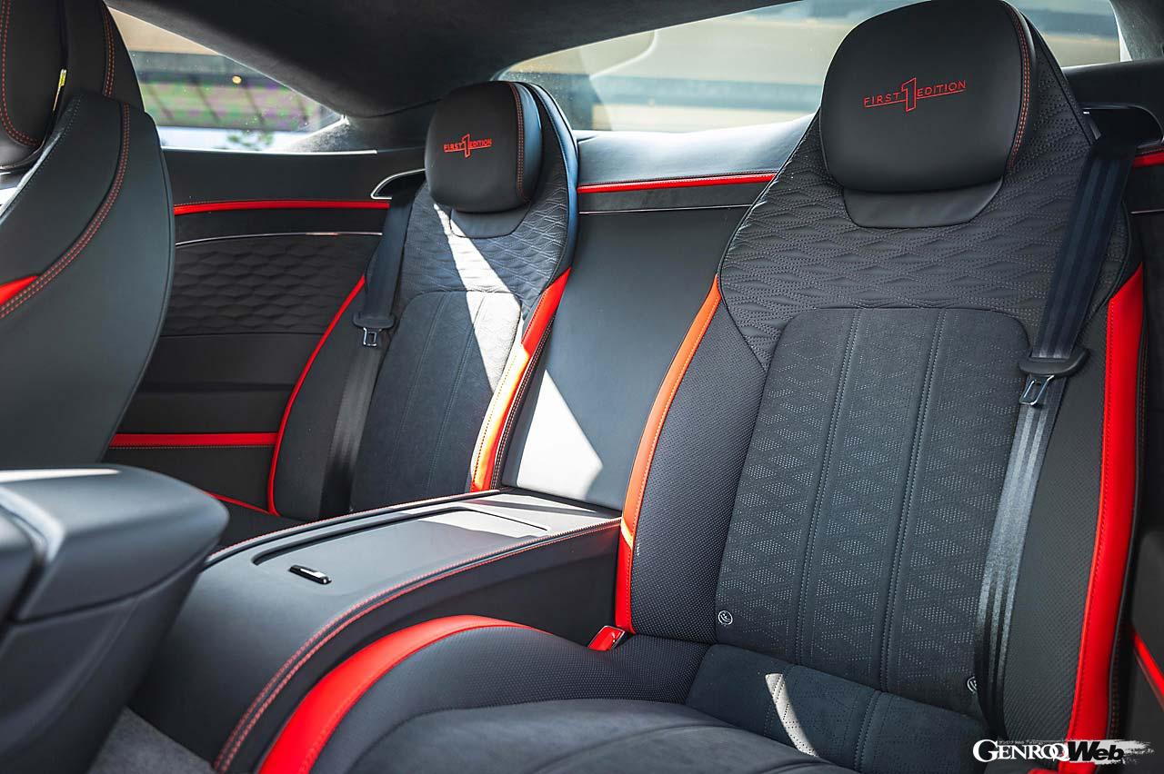 シートのキルトパターンには新たなデザインが採用されている。試乗車は導入記念のファーストエディションで、内外装が特別にコーディネートされている。前席ヘッドレストには刺繍が入る。