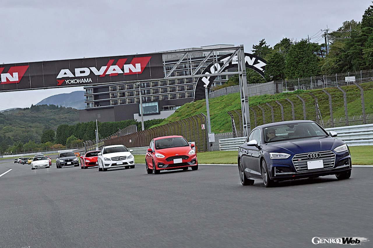 集まったのはさまざまな国籍の、スポーツカーからSUVまで百花繚乱。ただ、クルマ好きなら誰もが一目置く通なスポーツモデルばかり！