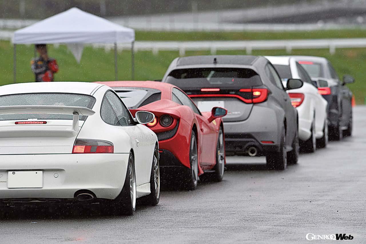 集まったのはさまざまな国籍の、スポーツカーからSUVまで百花繚乱。ただ、クルマ好きなら誰もが一目置く通なスポーツモデルばかり！