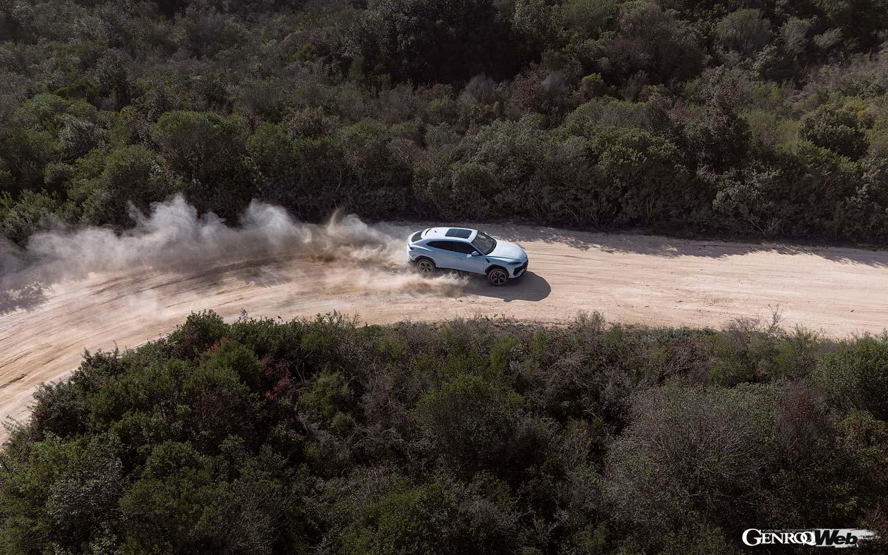 実際にオフロードコースでドリフト走行を試してみたが、電子制御の介入を一切意識させない自然な制御に驚いた。これほどの巨体を容易にドリフトに持ち込めるのは驚異的だ。