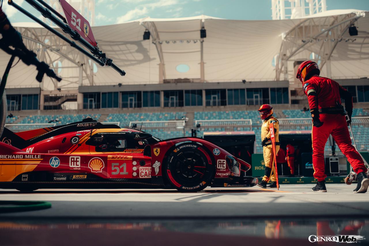 WEC最終戦バーレーン8時間レースの公式プラクティスを走行した、フェラーリ 499P 51号車。