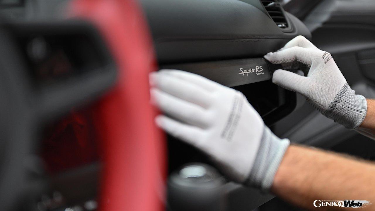 「ポルシェ 718 スパイダー RS パナメリカーナ スペシャル」の製作シーン。