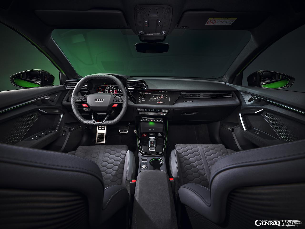 「アウディ RS 3」改良新型のインテリア。