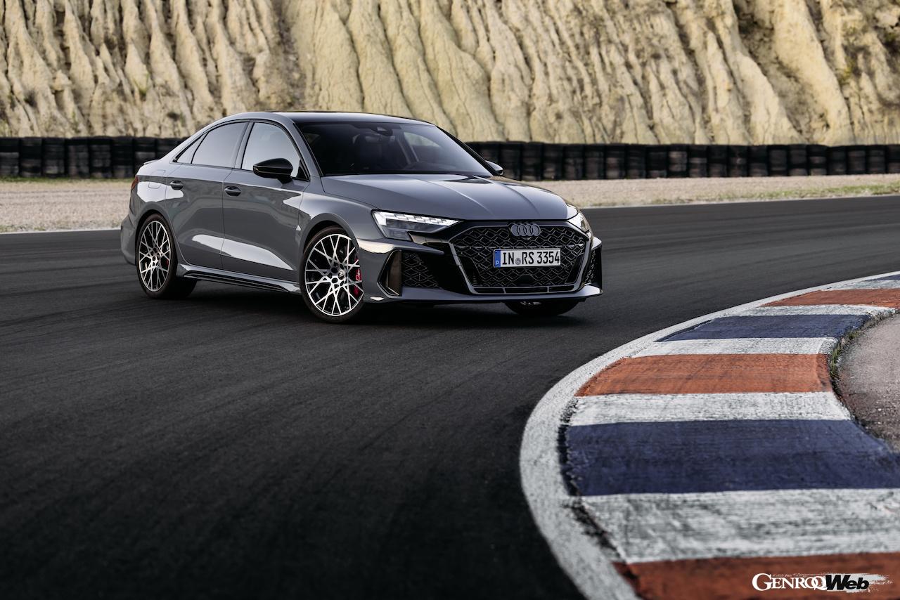 「アウディ RS 3 セダン」改良新型のエクステリア。