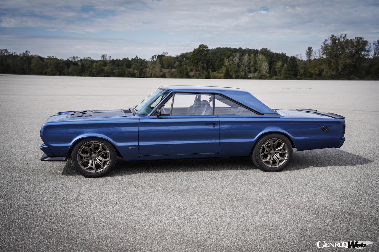 「1967 プリムス GT エレクトロモッド コンセプト」のエクステリア。