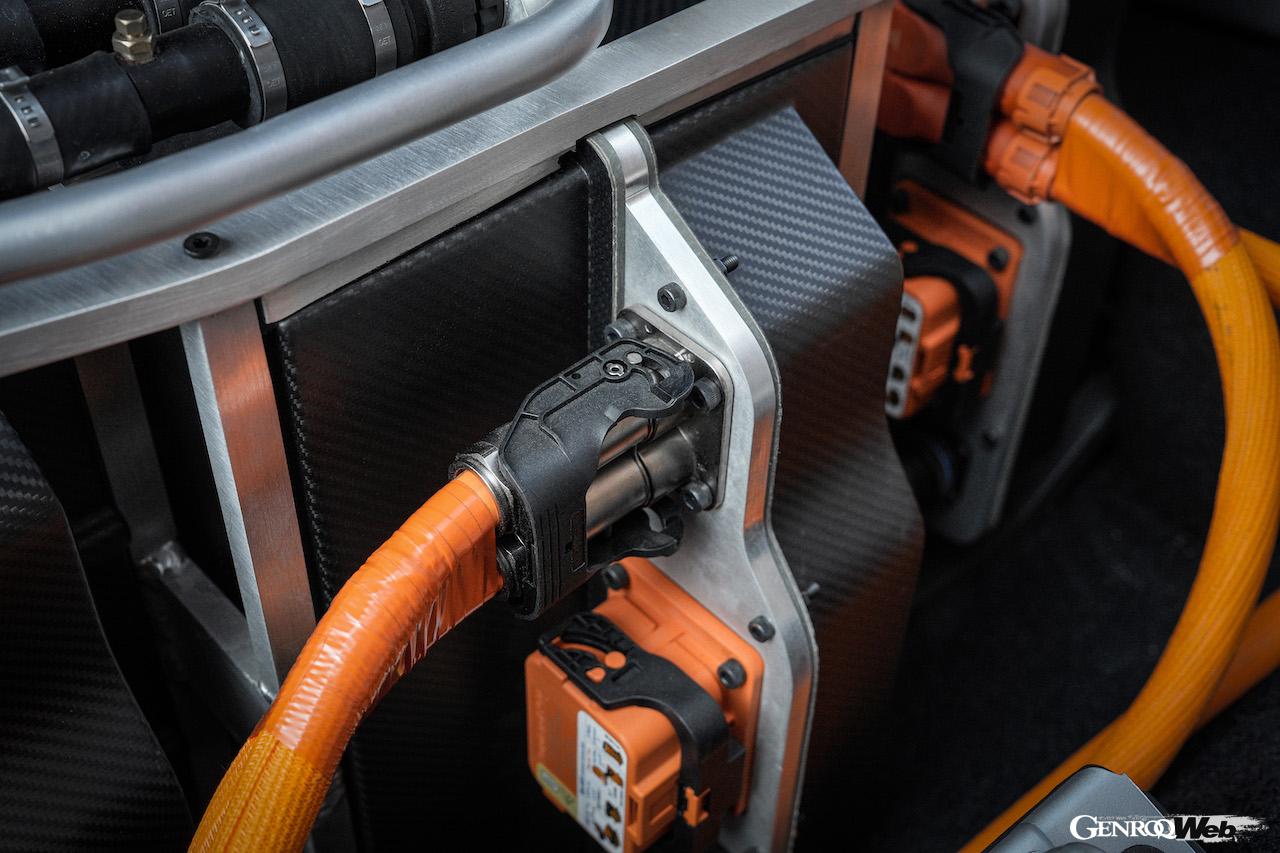 「1967 プリムス GT エレクトロモッド コンセプト」のフル電動パワートレイン。