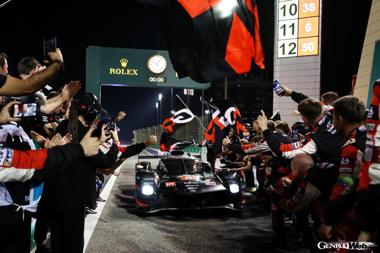 第1スティントと最終スティントを担当したブエミは、10番手からオーバーテイクを連発。最終的にポルシェ 963 5号車を捕らえて、見事トップフィニッシュを飾った。