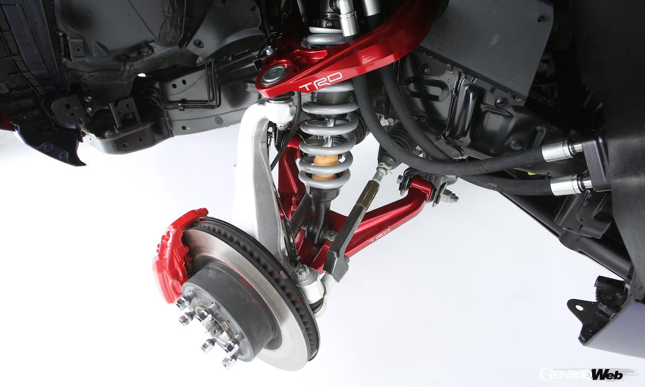 強化された「トヨタ 4ランナー TRD サーフ コンセプト」の足まわり。