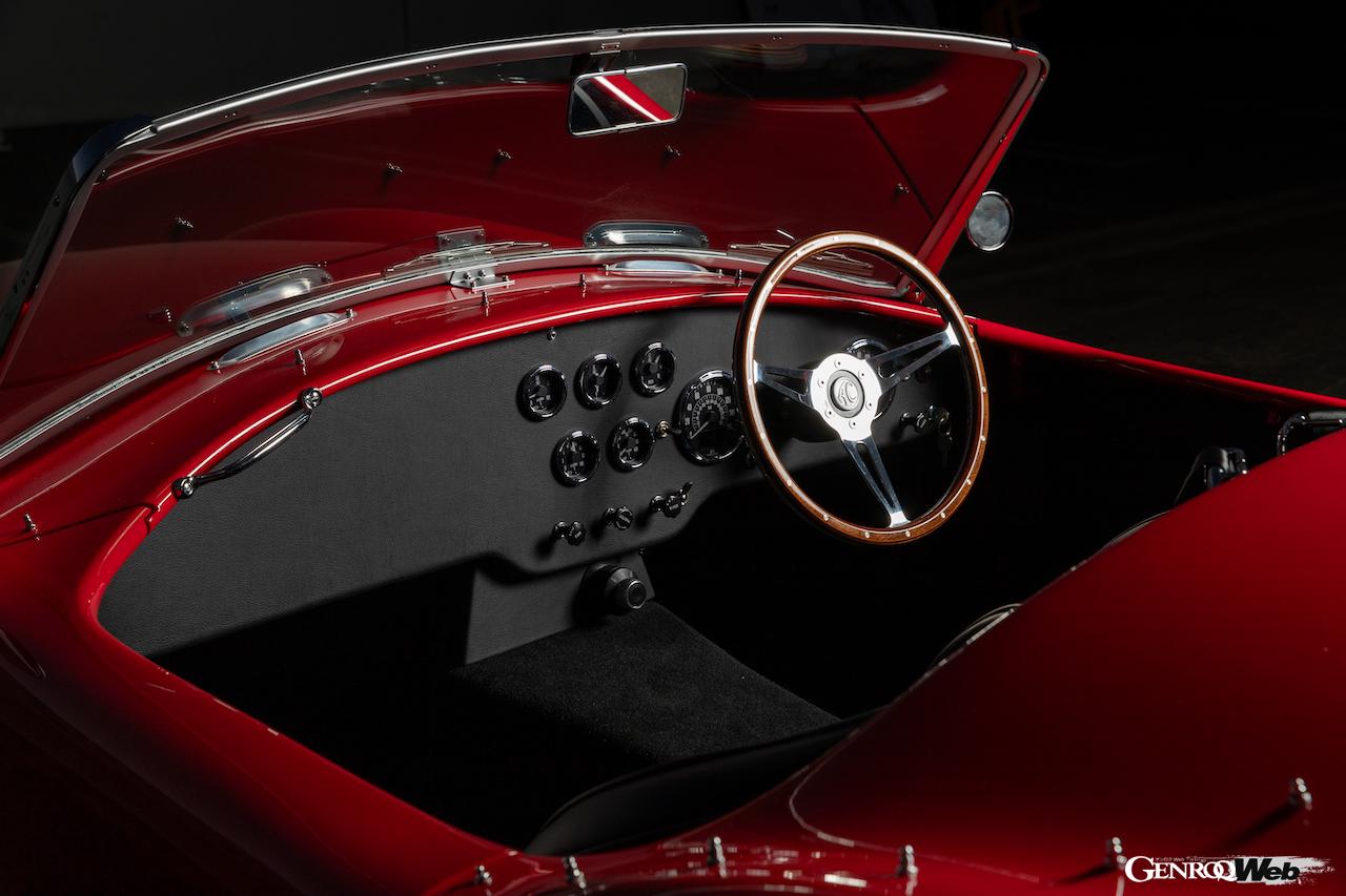 フル電動パワートレインを搭載する「AC エース クラシック エレクトリック」のインテリア。