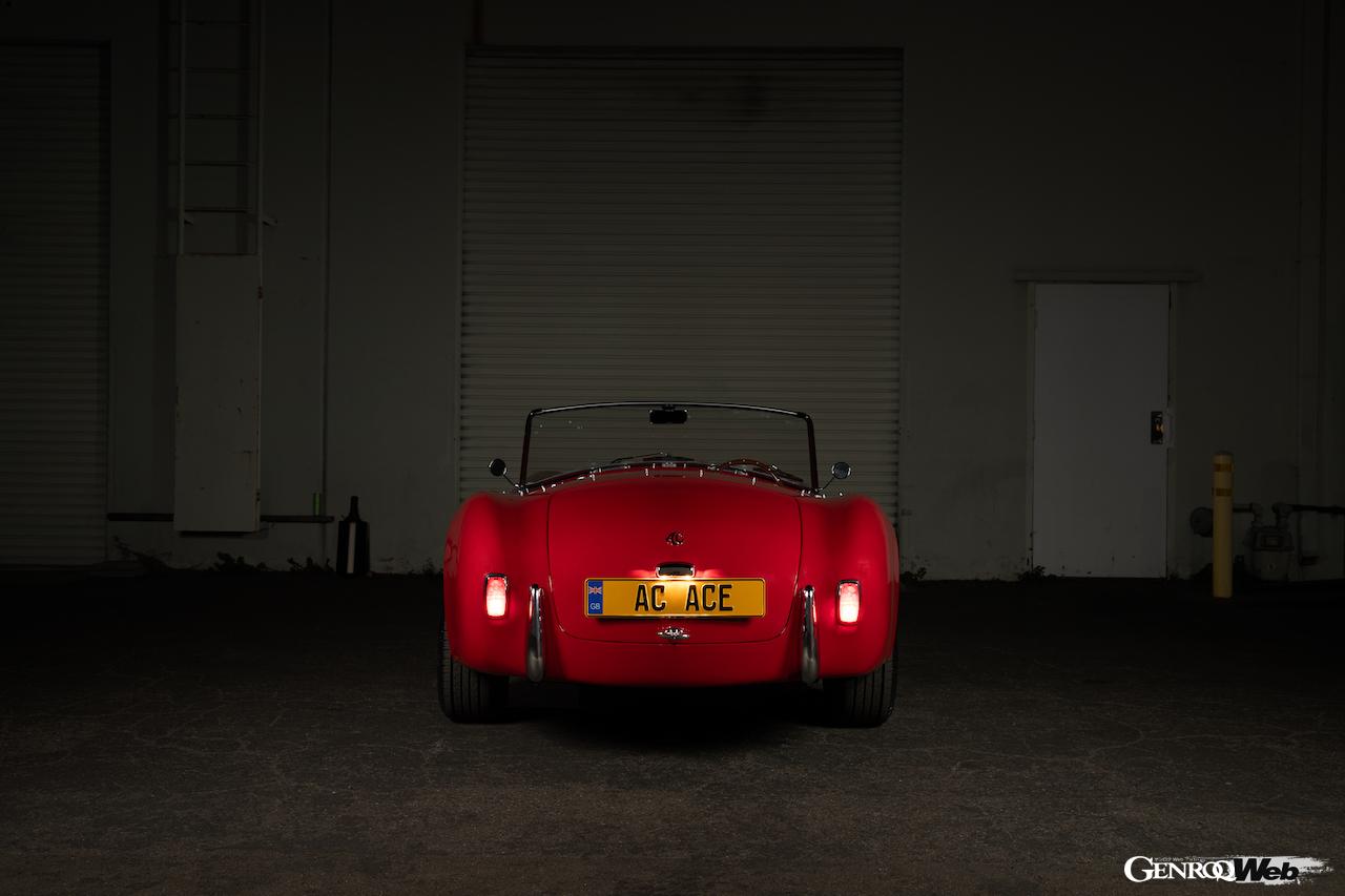 フル電動パワートレインを搭載する「AC エース クラシック エレクトリック」のエクステリア。