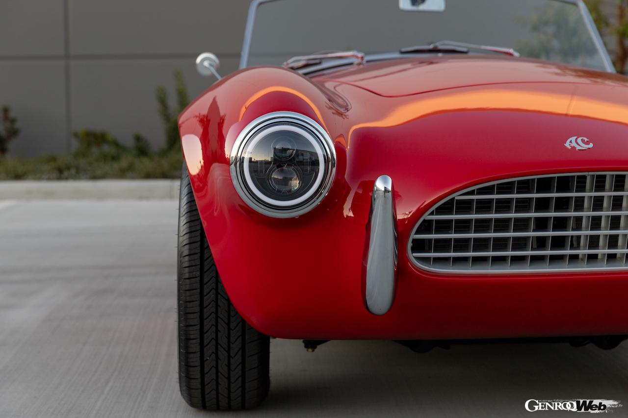 フル電動パワートレインを搭載する「AC エース クラシック エレクトリック」のエクステリア。