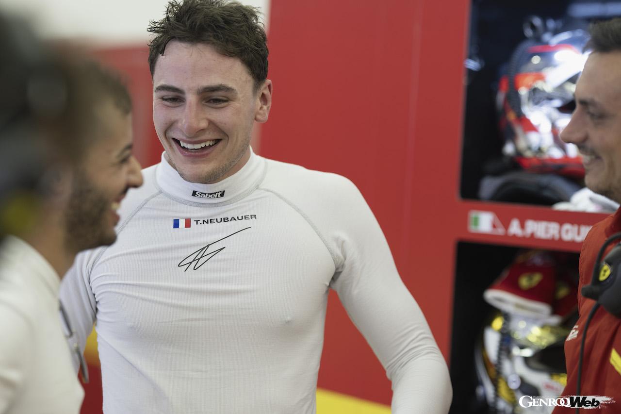 今回の公式ルーキーテストで、初めてフェラーリ 499Pのステアリングを握ったトーマス・ノイバウアー。