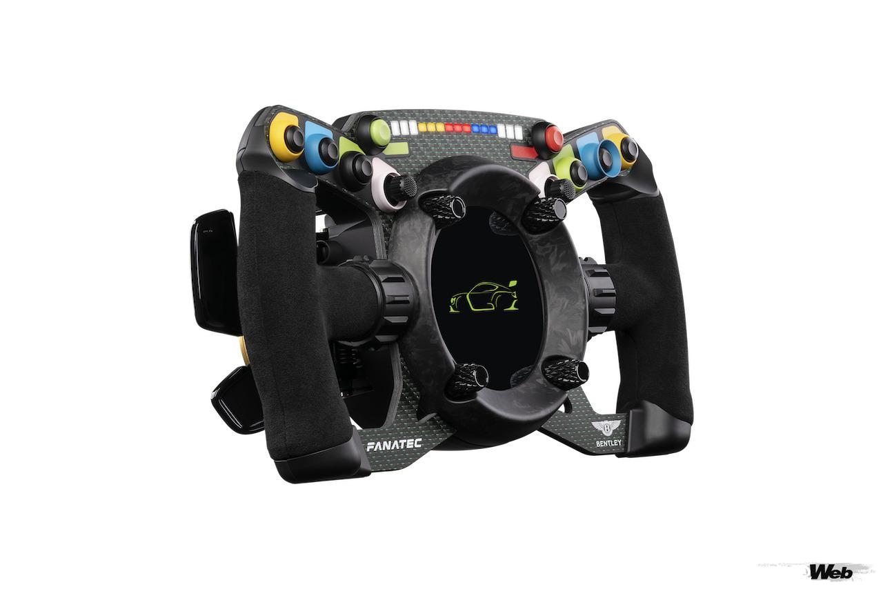 ディスプレイモデルとしても楽しむことができる「ベントレー GT3 ポディウム ステアリングホイール」。