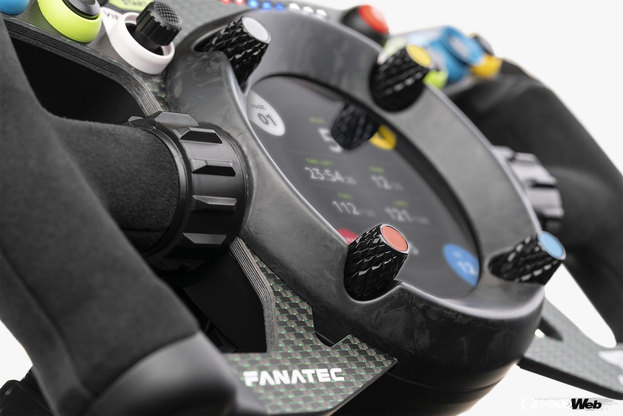 ディスプレイモデルとしても楽しむことができる「ベントレー GT3 ポディウム ステアリングホイール」。