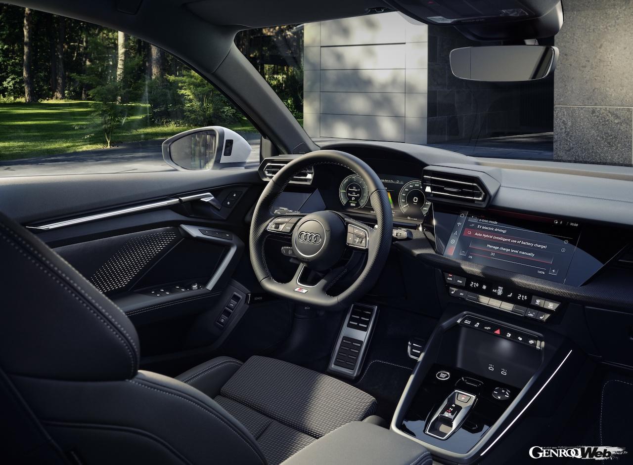 PHEV「アウディ A3 オールストリート 40 TFSI e」のインテリア。