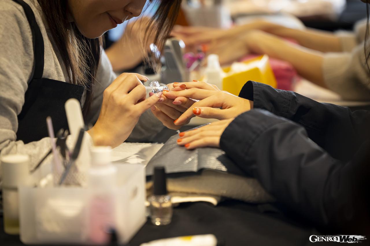 富士スピードウェイに177台のマクラーレン、約340名の来場者を集めて、「マクラーレン・トラックデイ・ジャパン 2024」が開催された。