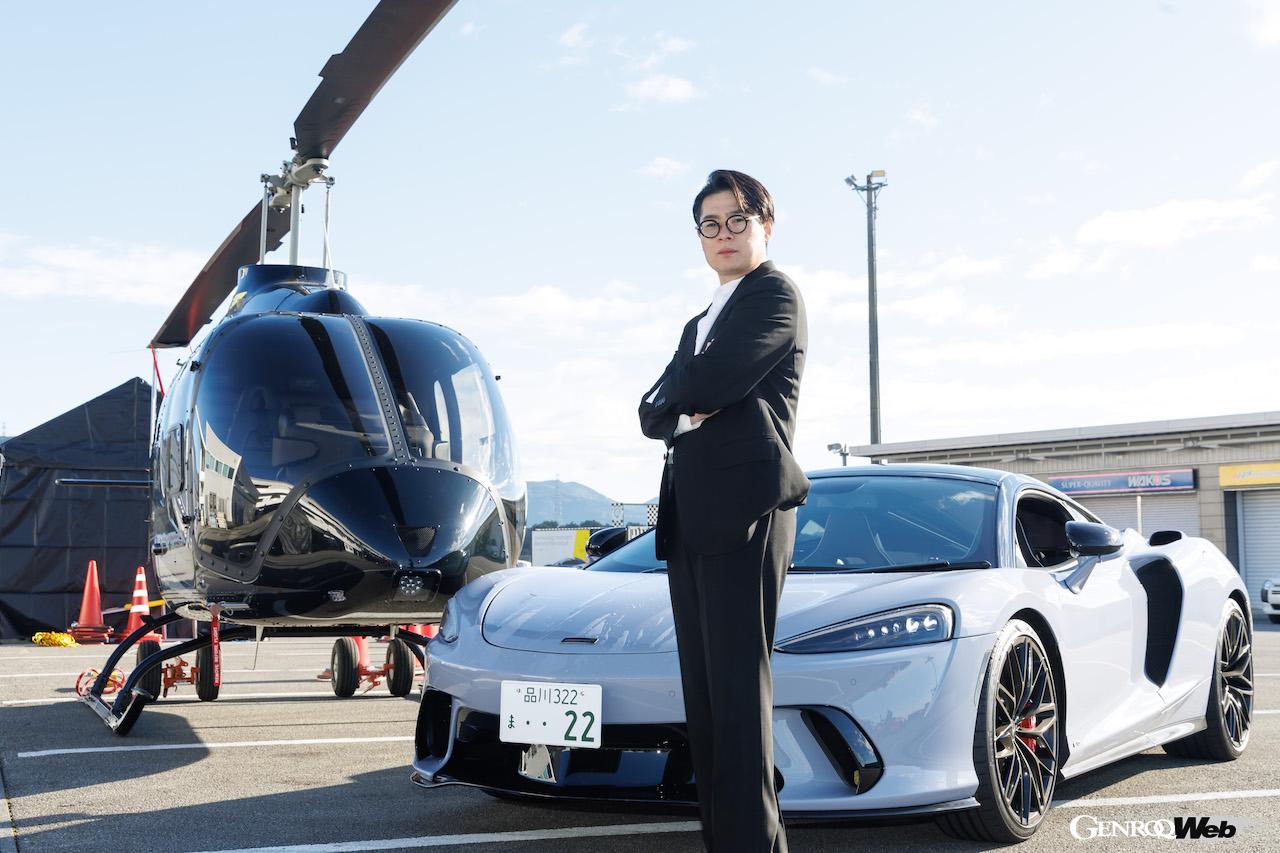 ゲストとして「マクラーレン・トラックデイ・ジャパン 2024」に登場した、タレントの吉村崇さん。