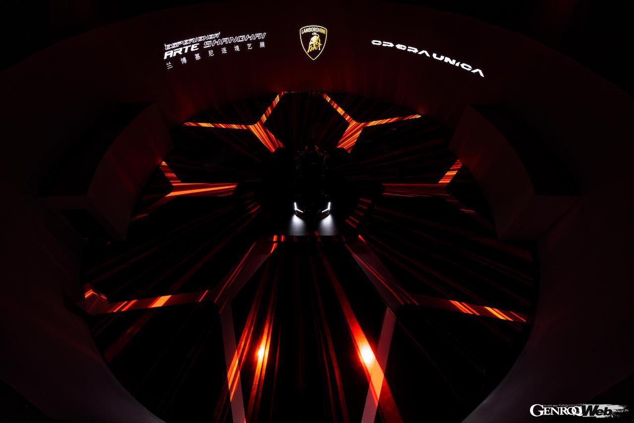 ランボルギーニは、中国・上海で開催された「ランボルギーニ・エスペリエンツァ・アルテ」において、ワンオフモデル「レヴエルト オペラ ウニカ」を公開した。