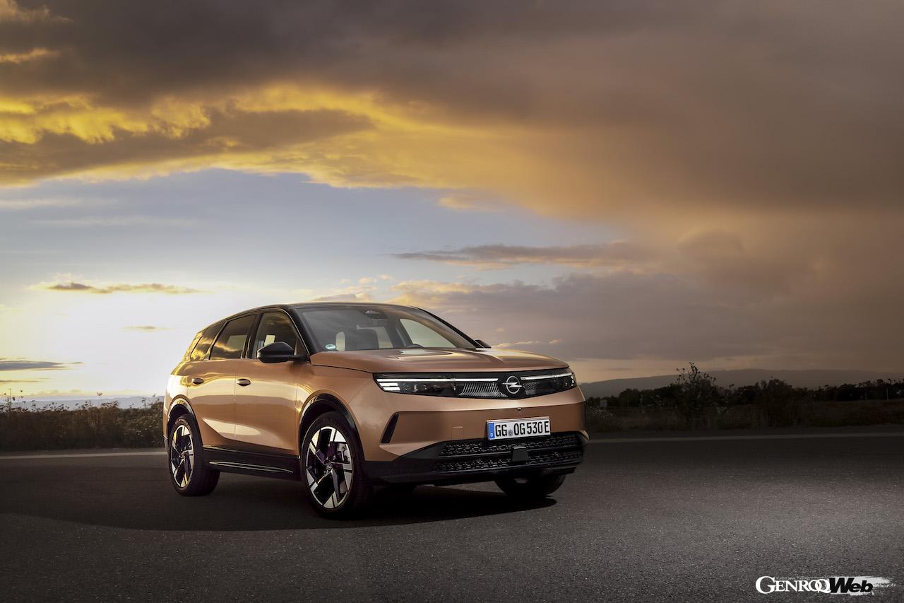 現在、「STLAミディアム」はプジョーの2車種と、オペル グランドランド（写真）に導入。2026年末までに、ステランティス・グループの各ブランドから5車種がデビューする予定だ。