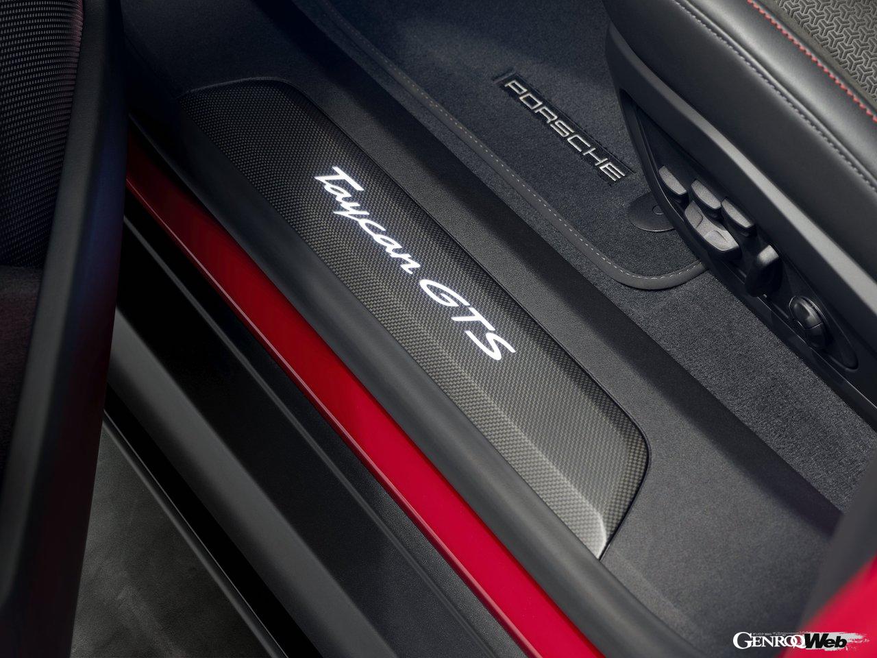 日本導入がスタートした「ポルシェ タイカン GTS」のインテリア。