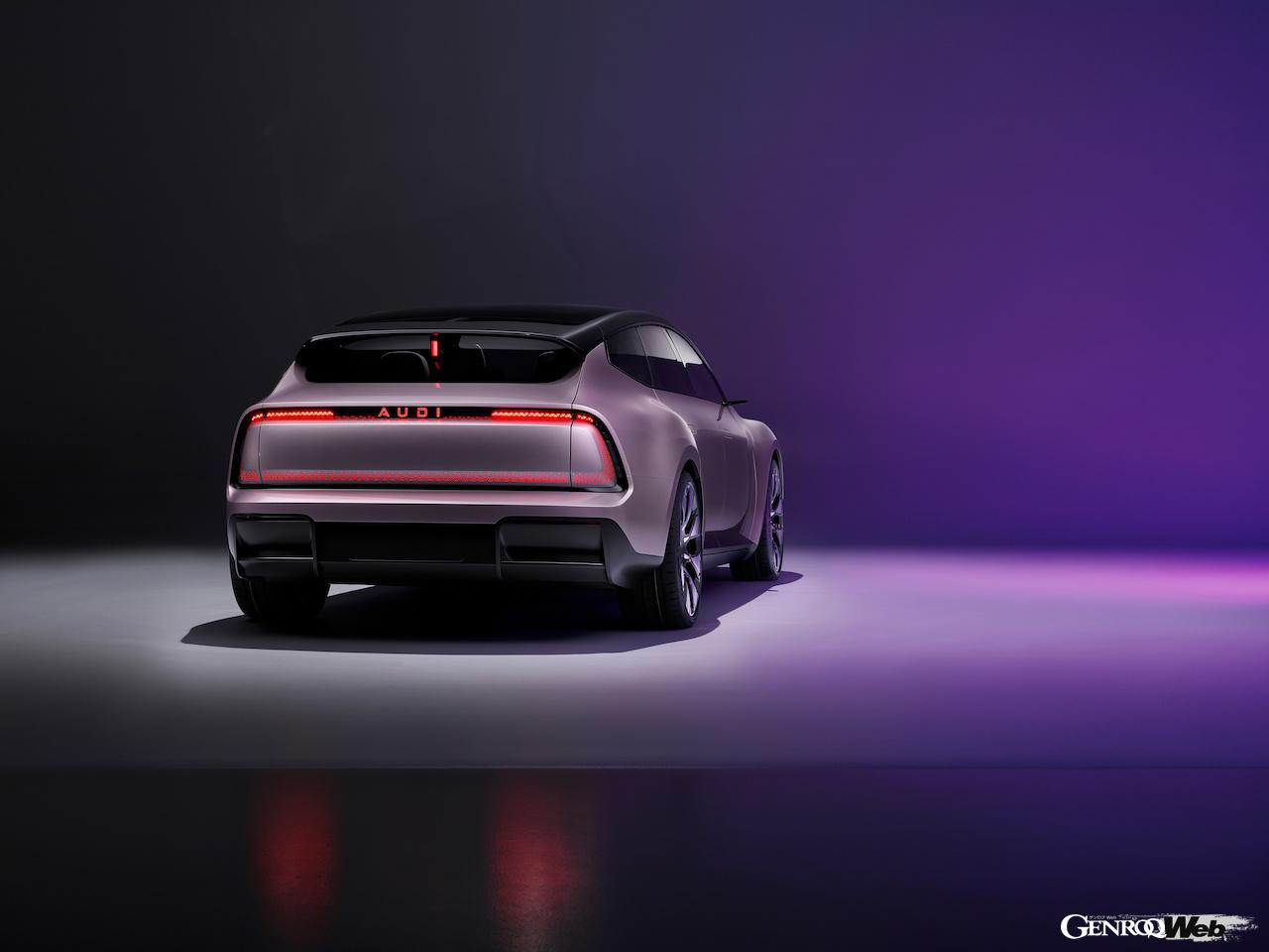 中国専用ブランド「AUDI」の「E コンセプト」も一般公開された。