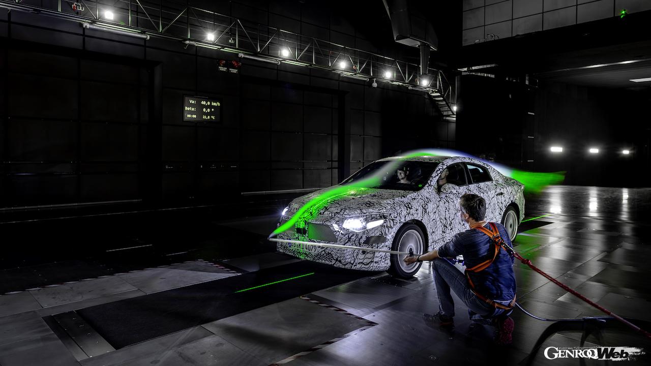 新型48Vハイブリッドシステムを搭載し、テストを続ける新型「メルセデス・ベンツ CLA」。