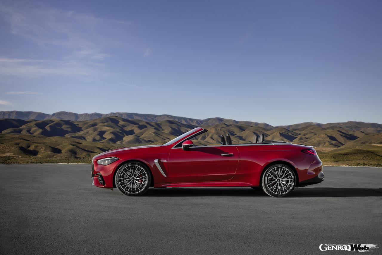 メルセデス AMG CLE 53 4MATIC+ カブリオレは、メルセデス AMG専用のワイドボディを採用。迫力のエクステリアを実現した。