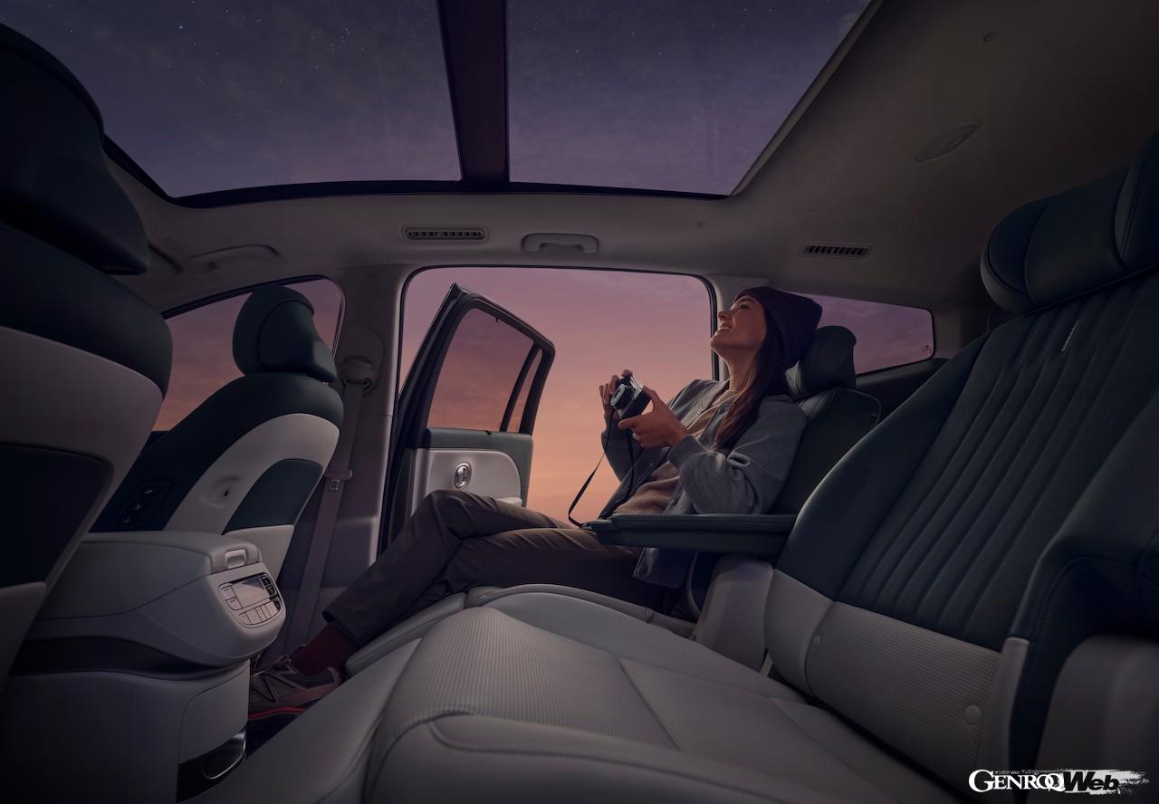 新型フル電動SUV「ヒョンデ アイオニック 9」のインテリア。