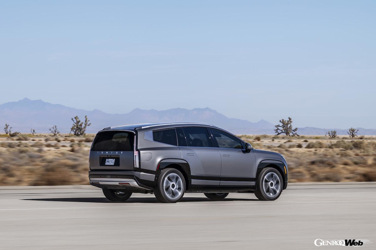 新型フル電動SUV「ヒョンデ アイオニック 9」のエクステリア。