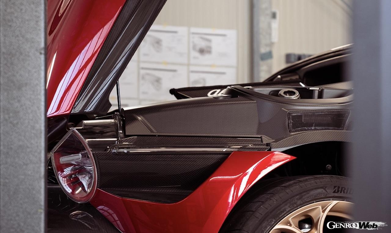 ナルド・テクニカルセンターで行われた、「アルファロメオ 33 ストラダーレ」の高速テスト。