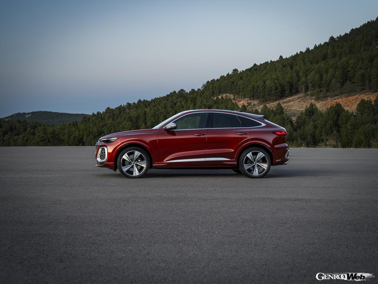 新型「アウディ Q5 スポーツバック」のエクステリア。