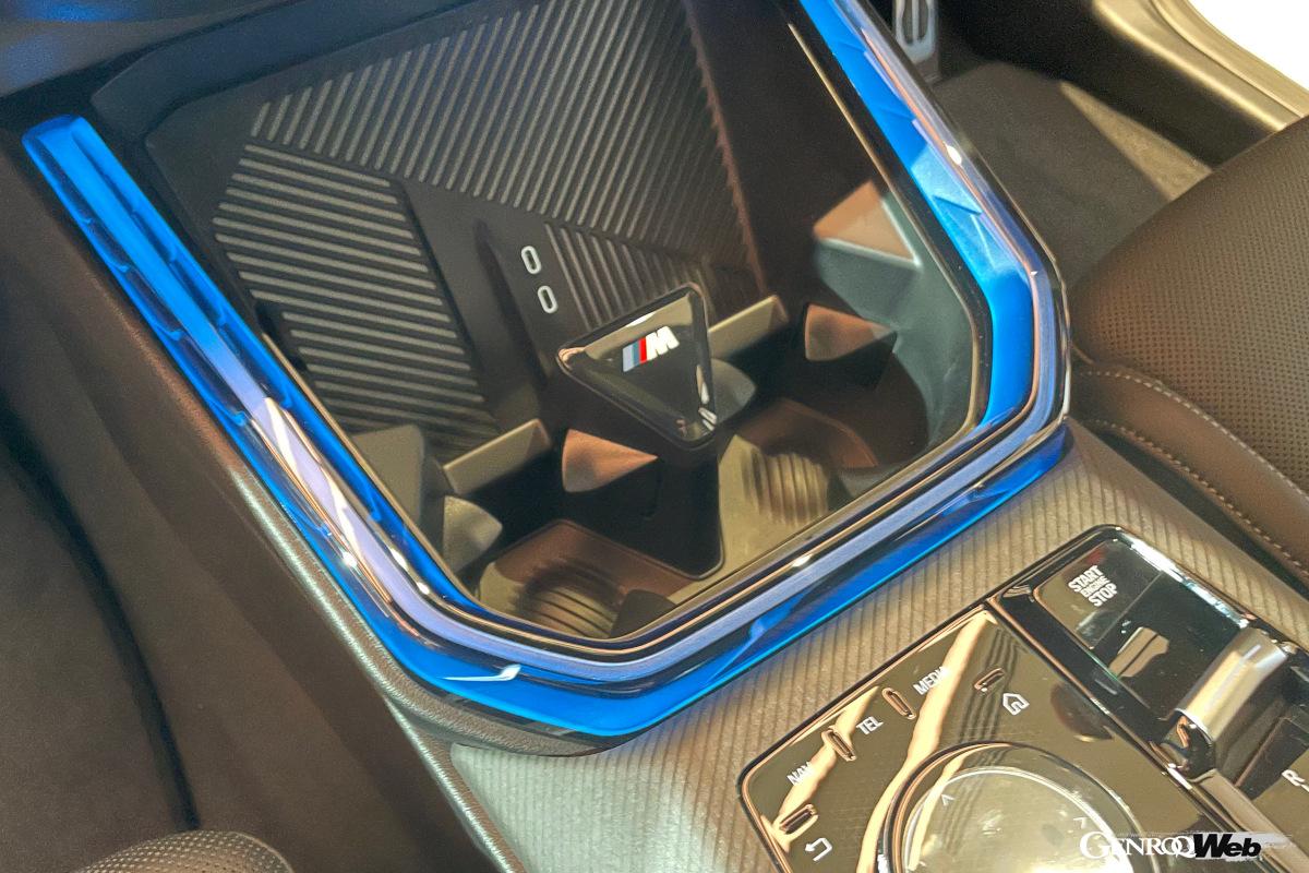 携帯電話の非接触充電も可能。