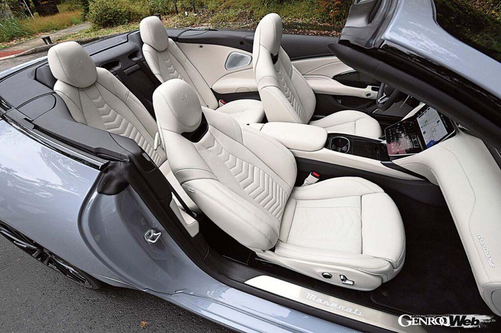 インテリアカラーはホワイト、ブラック、レッドの3種類からチョイス可能。フロントシートには首まわりを温めるネックウォーマーが標準装備。3段階で温度を調節することができる。