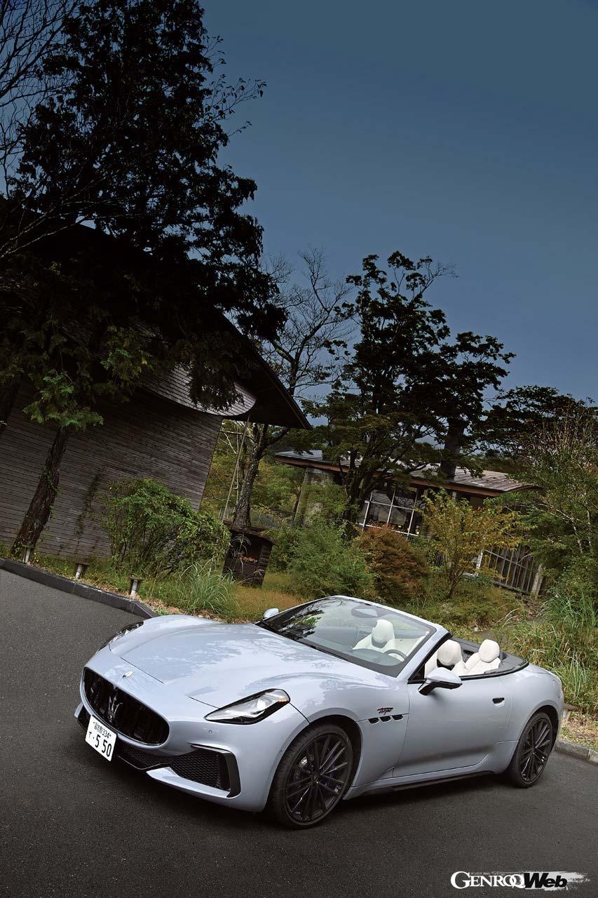 マセラティの歴史には印象的なオープンモデルが非常に多い。1958年の3500GTスパイダーにはじまり、スパイダー・ザガート、グランスポーツ・スパイダー、そして近年のグランカブリオ。今回、その2代目が日本上陸を果たした。