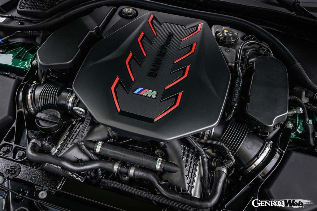 4.4リッターV8ツインターボにモーターを組み合わせることでシステムアウトプット727PS/1000Nmを発生。装着タイヤはミシュラン・パイロットスポーツS5となる。