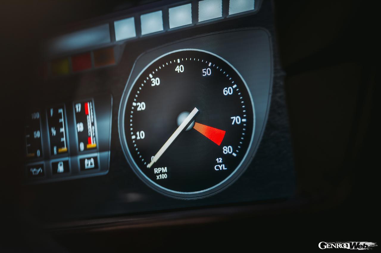 ジャガー XJSをベースとするレストモッド「TWR スーパーキャット」のインテリア。