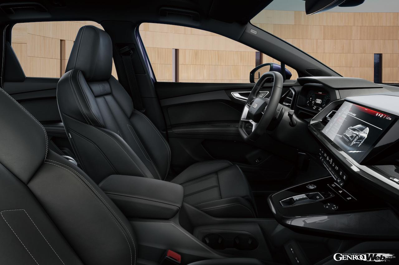 新型「アウディ Q4 45 e-tron」のインテリア。
