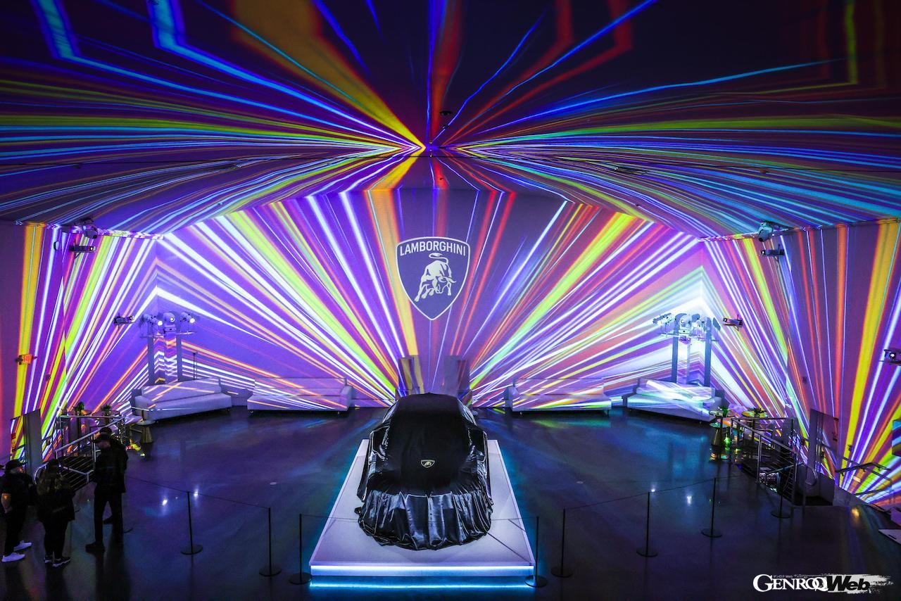 アート・バーゼル・マイアミビーチ 2024内で開催されたプライベートイベントにおいて、「マイアミ インスパイアード ウルス SE」が初公開された。