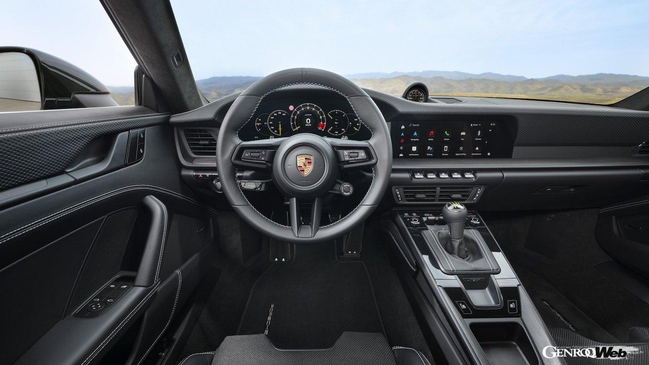 「ポルシェ 911 GT3ツーリングパッケージ」のコクピット。