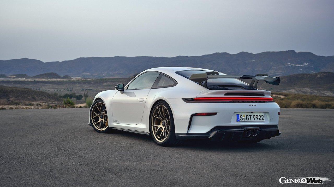 ポルシェジャパンは、2024年10月にワールドプレミアされた新型「911 GT3（写真）」と「911 GT3ツーリングパッケージ」の日本における受注を12月6日からスタートした。