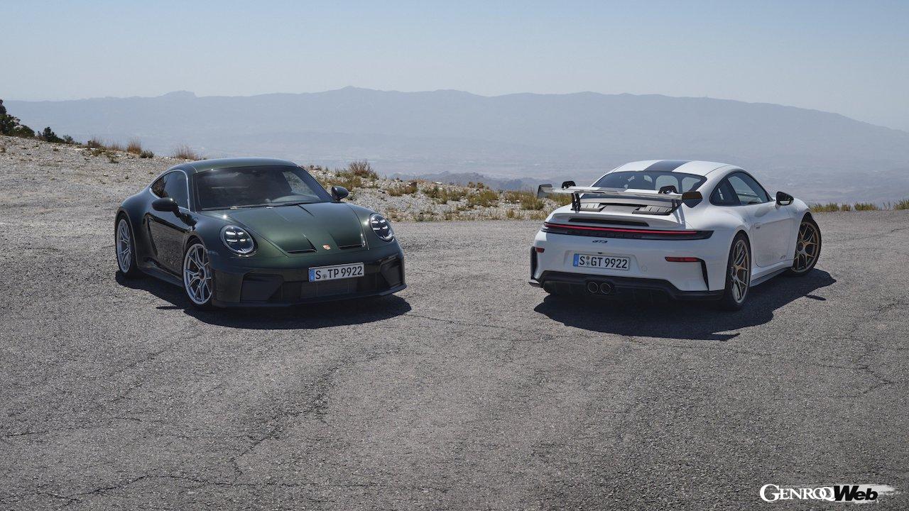 ポルシェは、より走りに特化した「911 GT3」と、快適なドライブ空間を実現した「911 GT3ツーリングパッケージ」という2つの仕様を用意した。